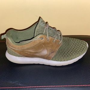 Nike Roshe One Flyknit Sequoia